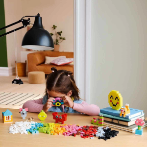LEGO Classic Yaratıcı Mutlu Kutu 11042