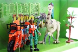 Dinozor Avcısı Motorlu  Oyun Seti