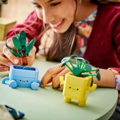 10349 Lego Botanicals Mutlu Bitkiler 217 parça +9 yaş