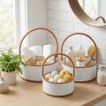 Yumurcak Shop® 3 Boy İç İçe Geçebilen Plastik Rattan Sepetler–Beyaz Renkli,Kahverengi Saplı, Çok Amaçlı Düzenleyici ve Sunum Sepeti Seti