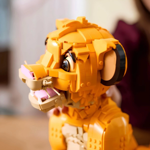 LEGO Disney Genç Aslan Kral Simba 43247