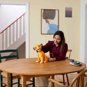 LEGO Disney Genç Aslan Kral Simba 43247