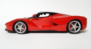 Bburago 1:18 Ferrari Signature LaFerrari Model Araba