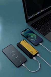 10000 mAh Hızlı Şarj Özellikli Aynı Anda 4 Cihazı Şarj Edebilen Powerbank