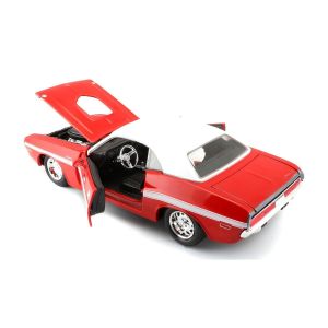 MAY 31263 1970 Dodge Challenger RT Coupe 1:24 Model Araba