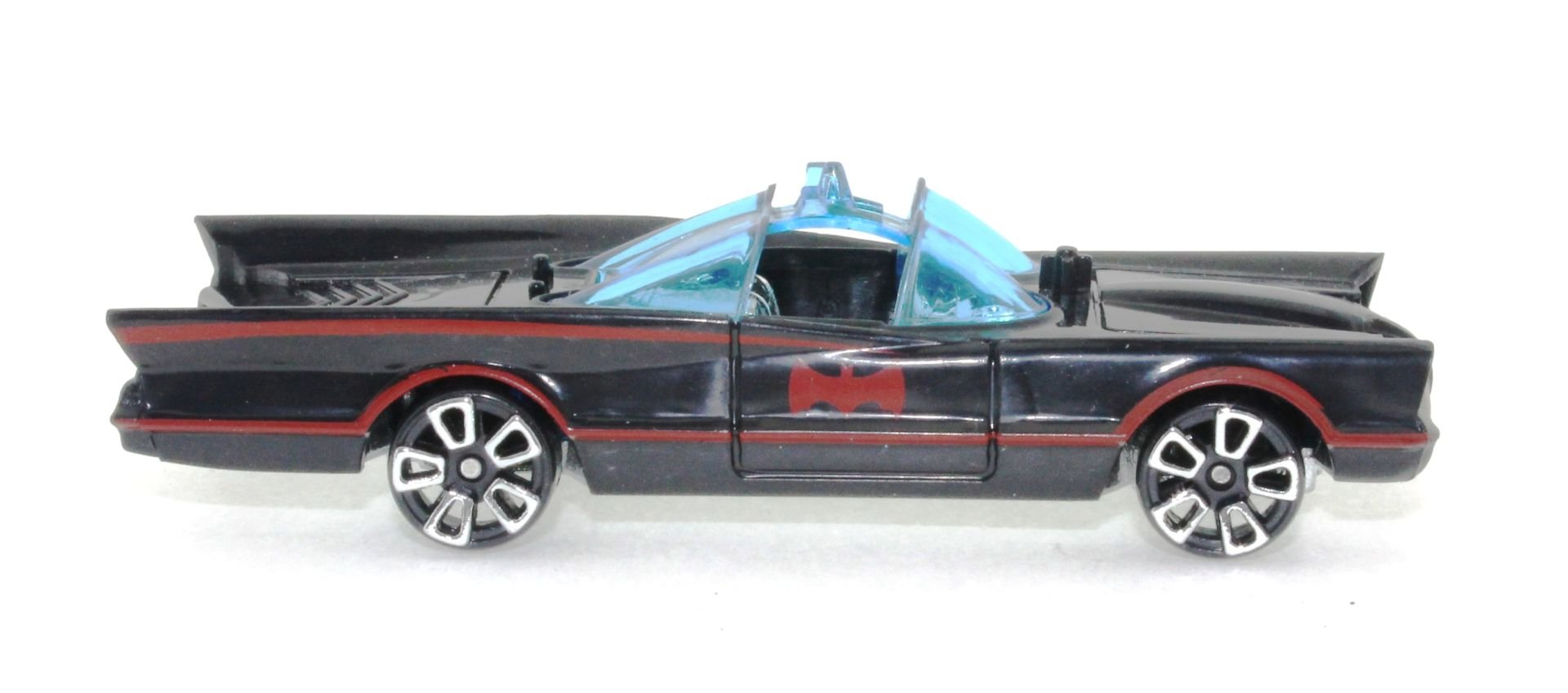 Die Cast Klasik Yarasa Araba 1:64