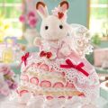 5847 Sylvanian Families Freyanın Doğum Günü Çilekli Pasta Elbisesi +3 yaş